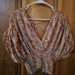 Cupcakes and Cashmere floral top. Size small. Multi color.